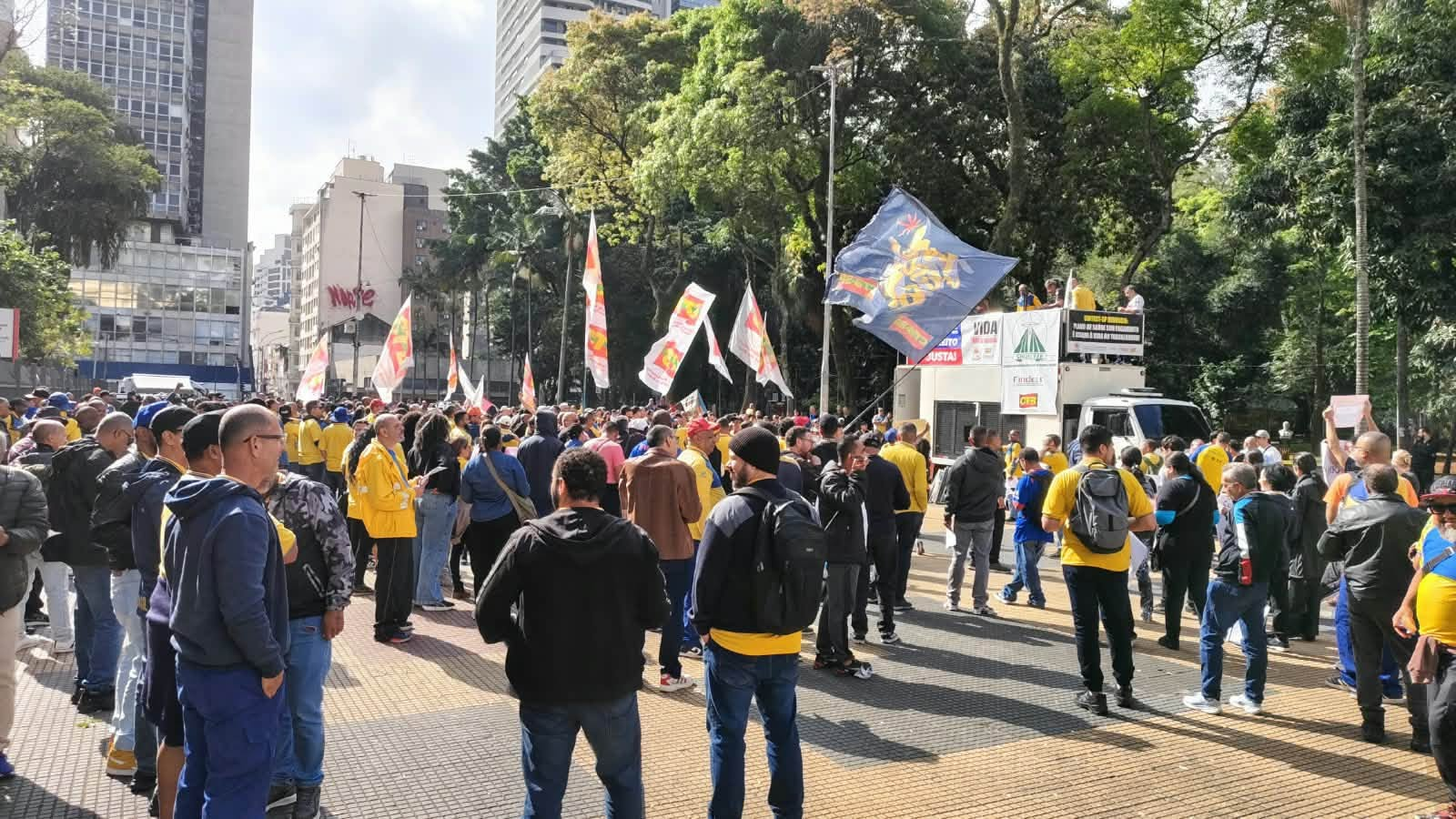 Trabalhadores da Baixada Santista participando do ato unificado em São Paulo