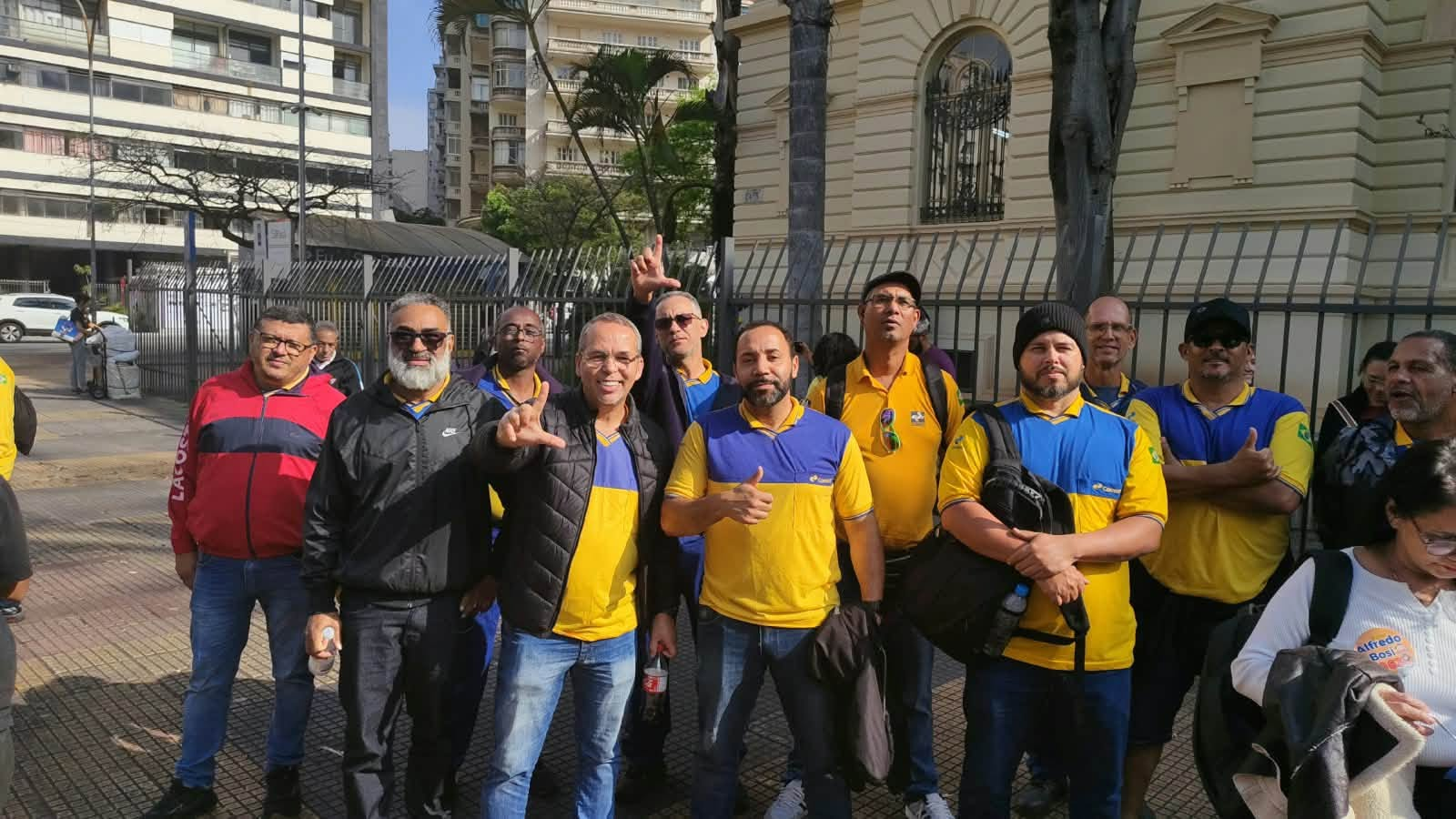 Companheiros do SintectSantos na mobilização unificada dos sindicatos de São Paulo