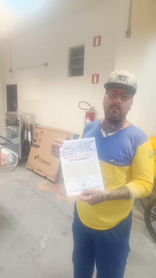 Trabalhadores da unidade durante a visita da diretoria do Sindicato