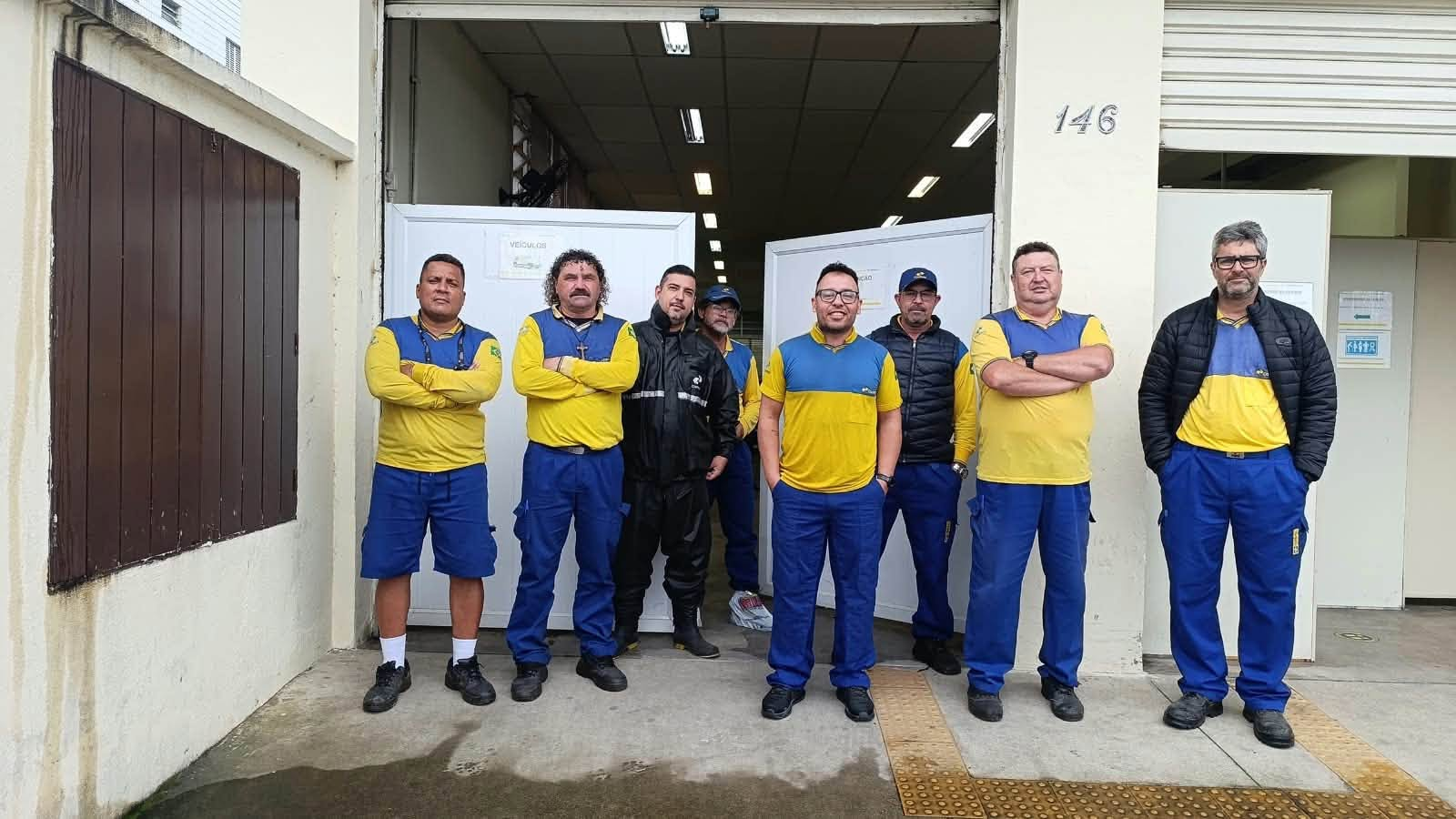 Diretoria do SINTECT-Santos junto aos trabalhadores durante a Campanha Salarial 2026