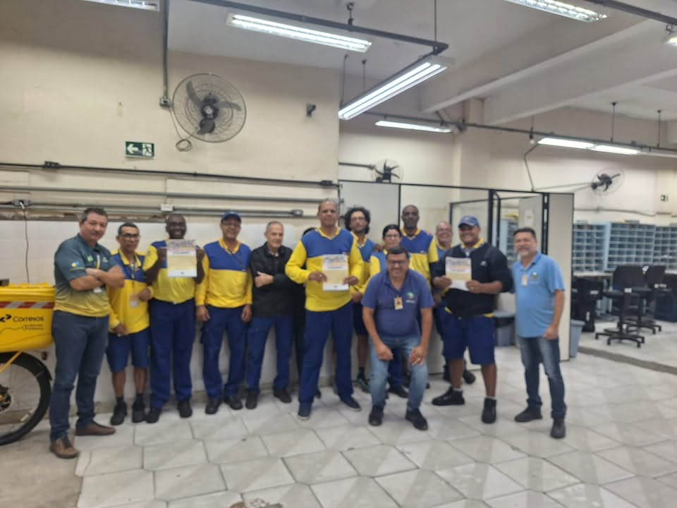 Trabalhadores reunidos para ouvir as informações da Campanha Salarial 2026