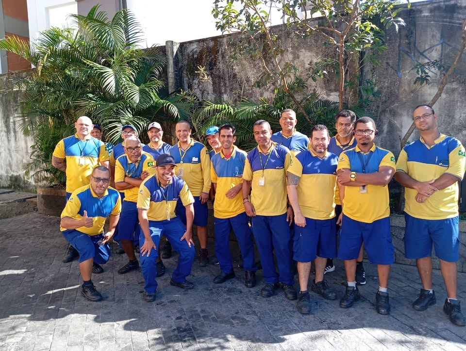 Diretoria do Sindicato reunida com os trabalhadores da unidade do Caiçara