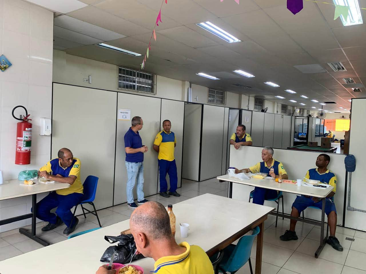 Diretoria do SINTECT-Santos reunida com os trabalhadores na Campanha Salarial 2026