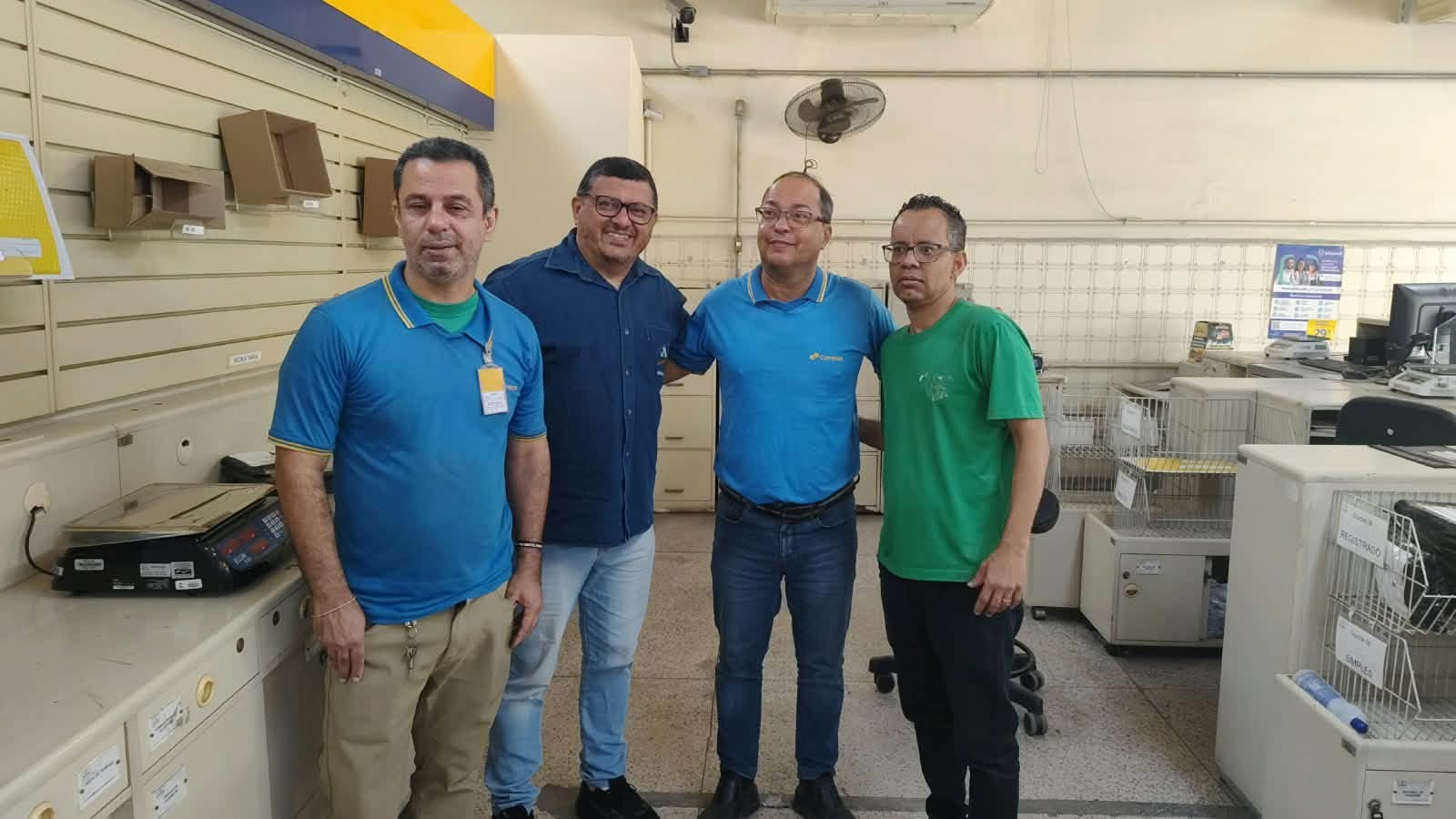 Trabalhadores da unidade durante a visita da diretoria do Sindicato