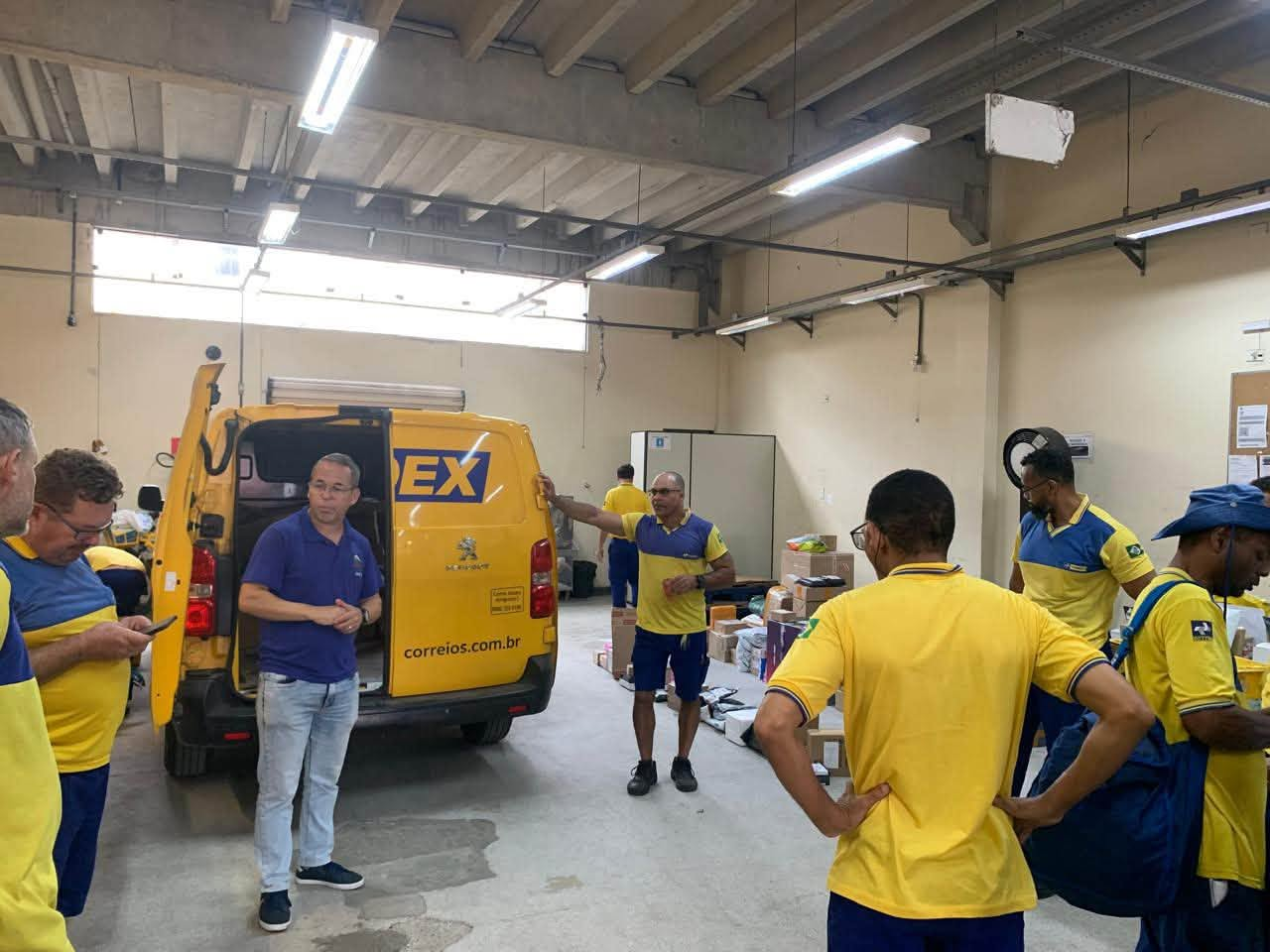 Trabalhadores reunidos para ouvir as informações da Campanha Salarial 2026
