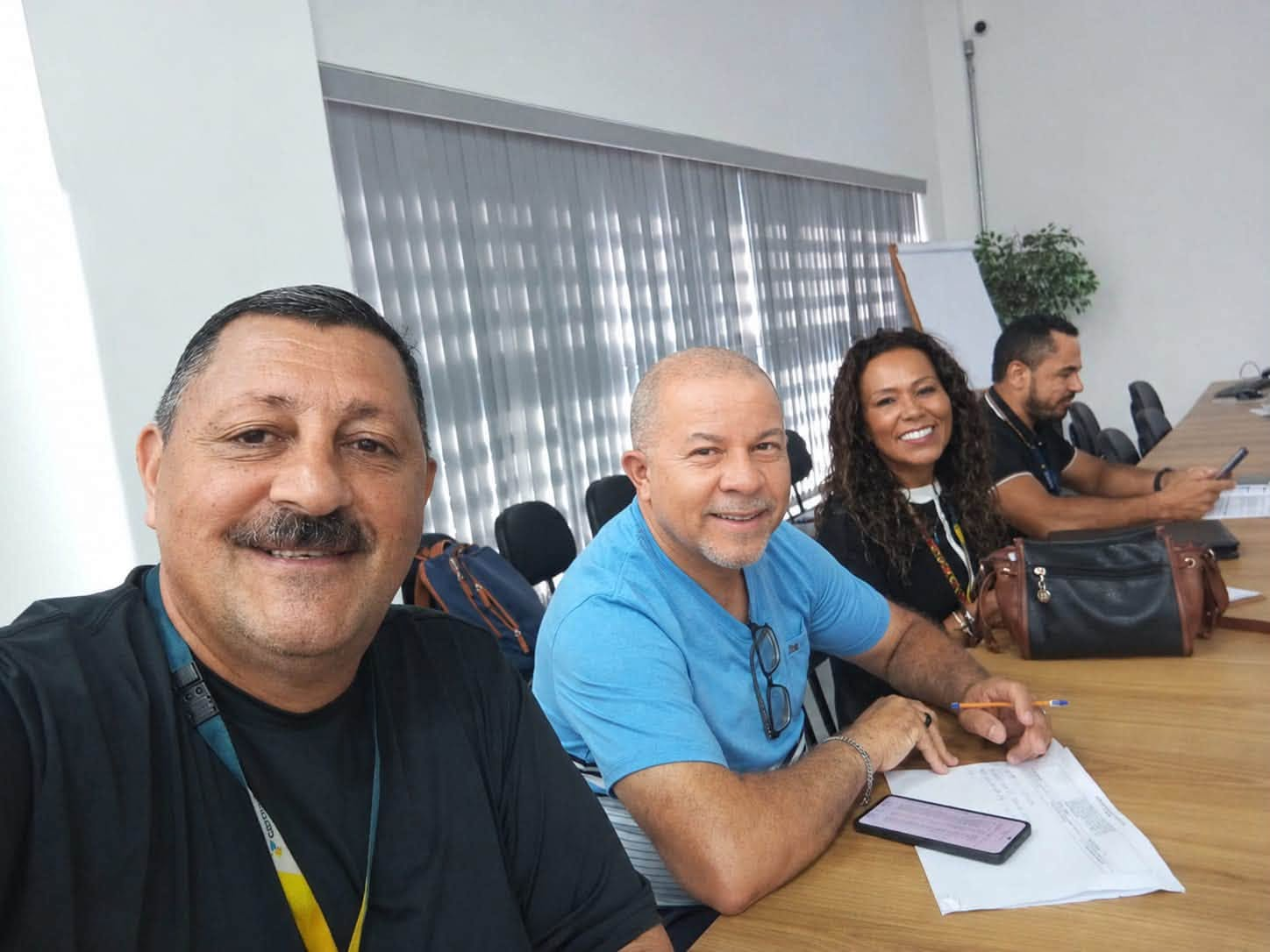 Registro da visita da diretoria do SINTECT-Santos à unidade