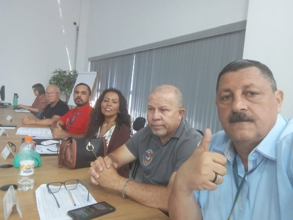Trabalhadores reunidos para ouvir as orientações sobre o ACT 2026/2027
