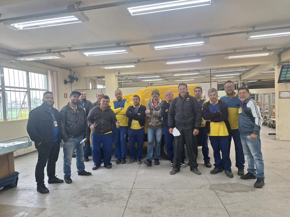 Registro da visita da diretoria do SINTECT-Santos a uma unidade do Vale do Ribeira