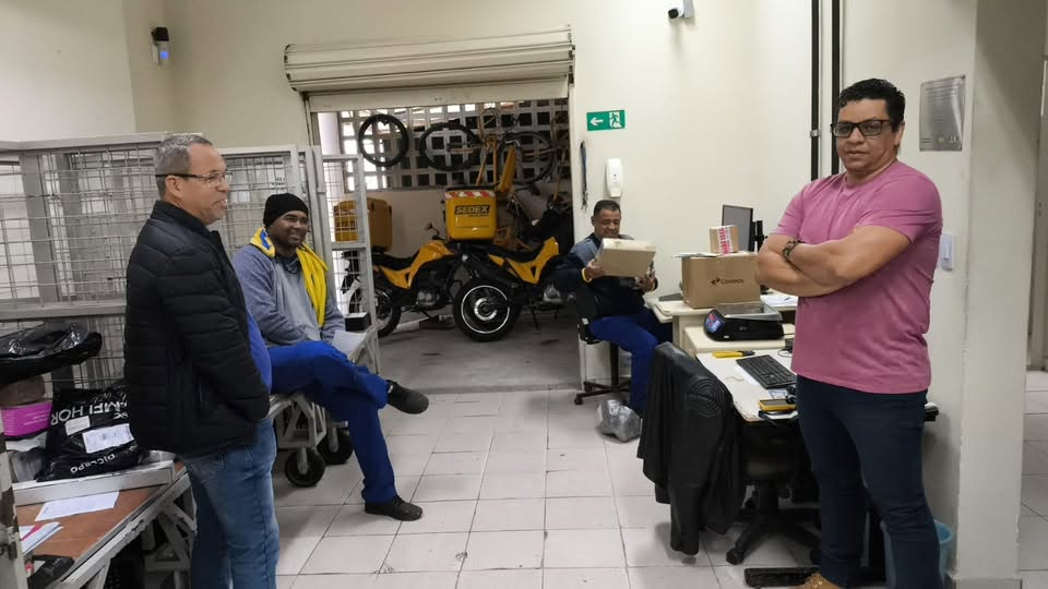 Trabalhadores reunidos para ouvir as orientações sobre o ACT 2026/2027